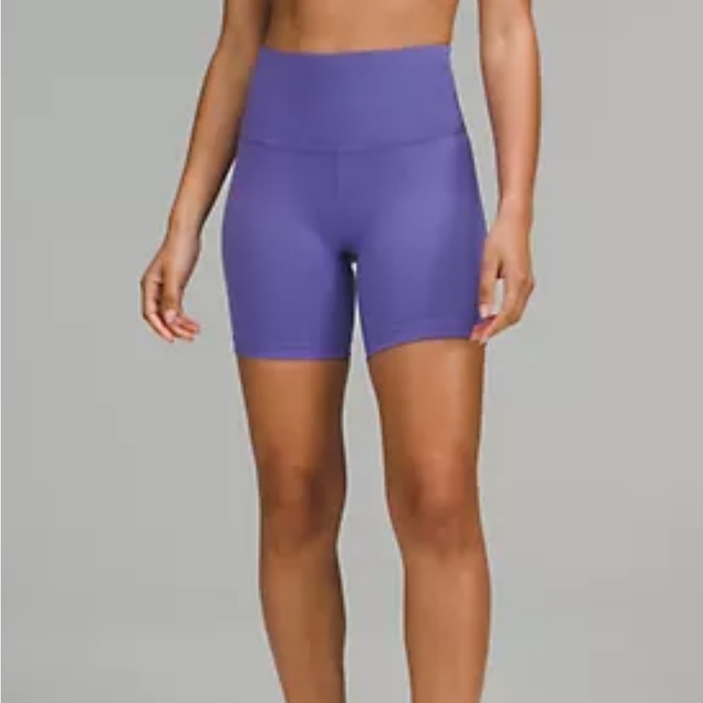 Lululemon Wunder Train High-Rise Short 6"
Charged Indigo
Size6
